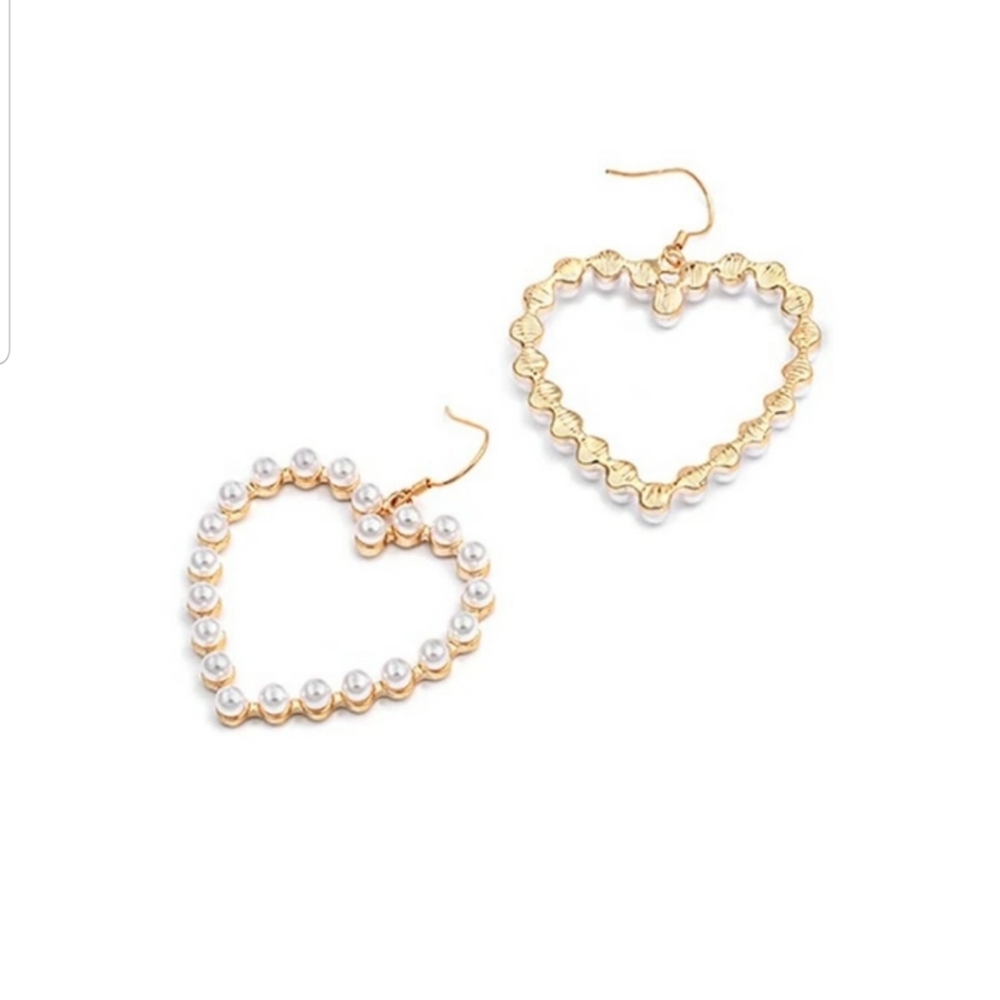 ♡Lenore♡ Heart Shape Pearl Earrings - Picture 4 of 5